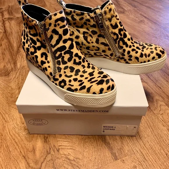 Steve Madden zip wedge sneakers - Picture 2 of 5